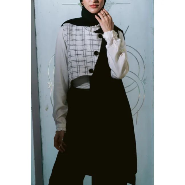 Qotouf Vest قطوف - Image 12